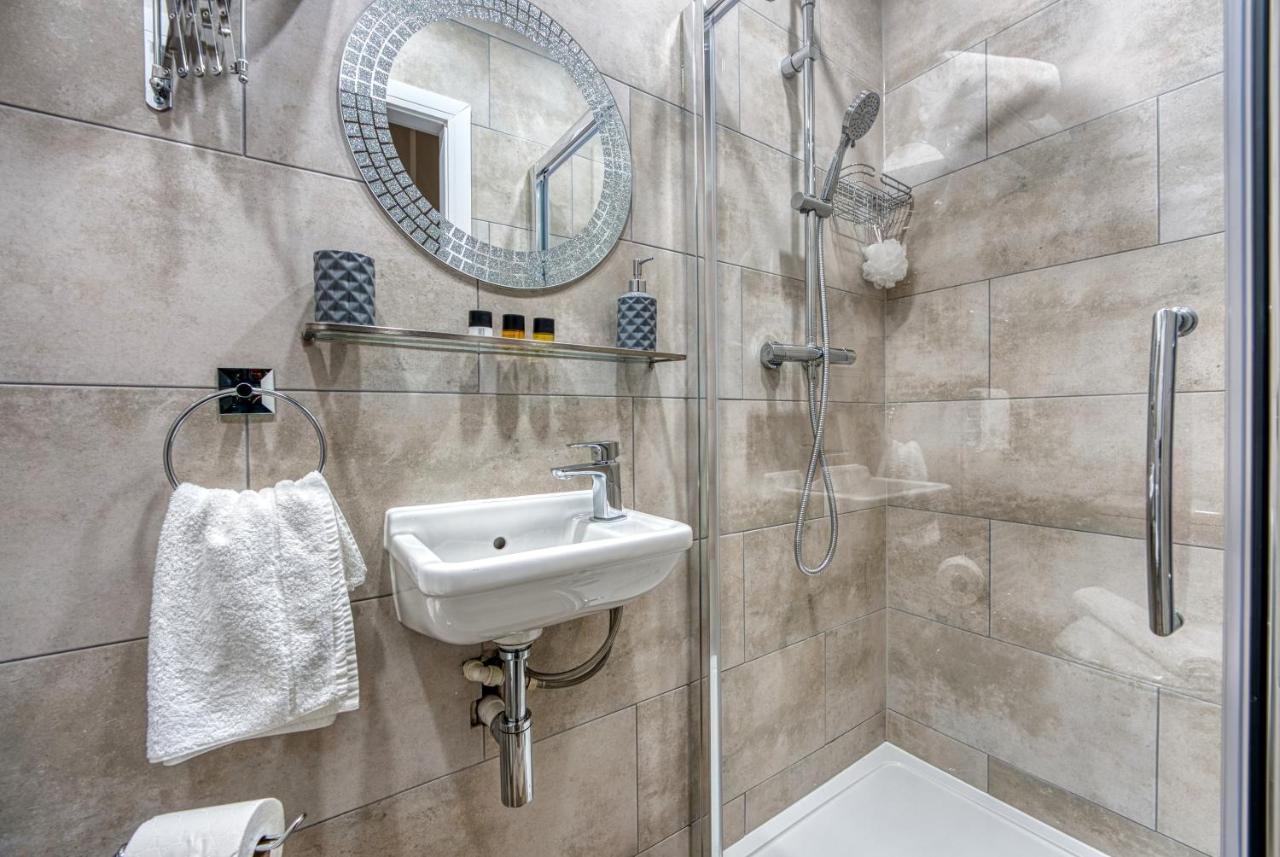 Stylish House - B'Ham Airport And Nec, Jlr Solihull, Business & Leisure Stays - Aspen House Zimmer foto